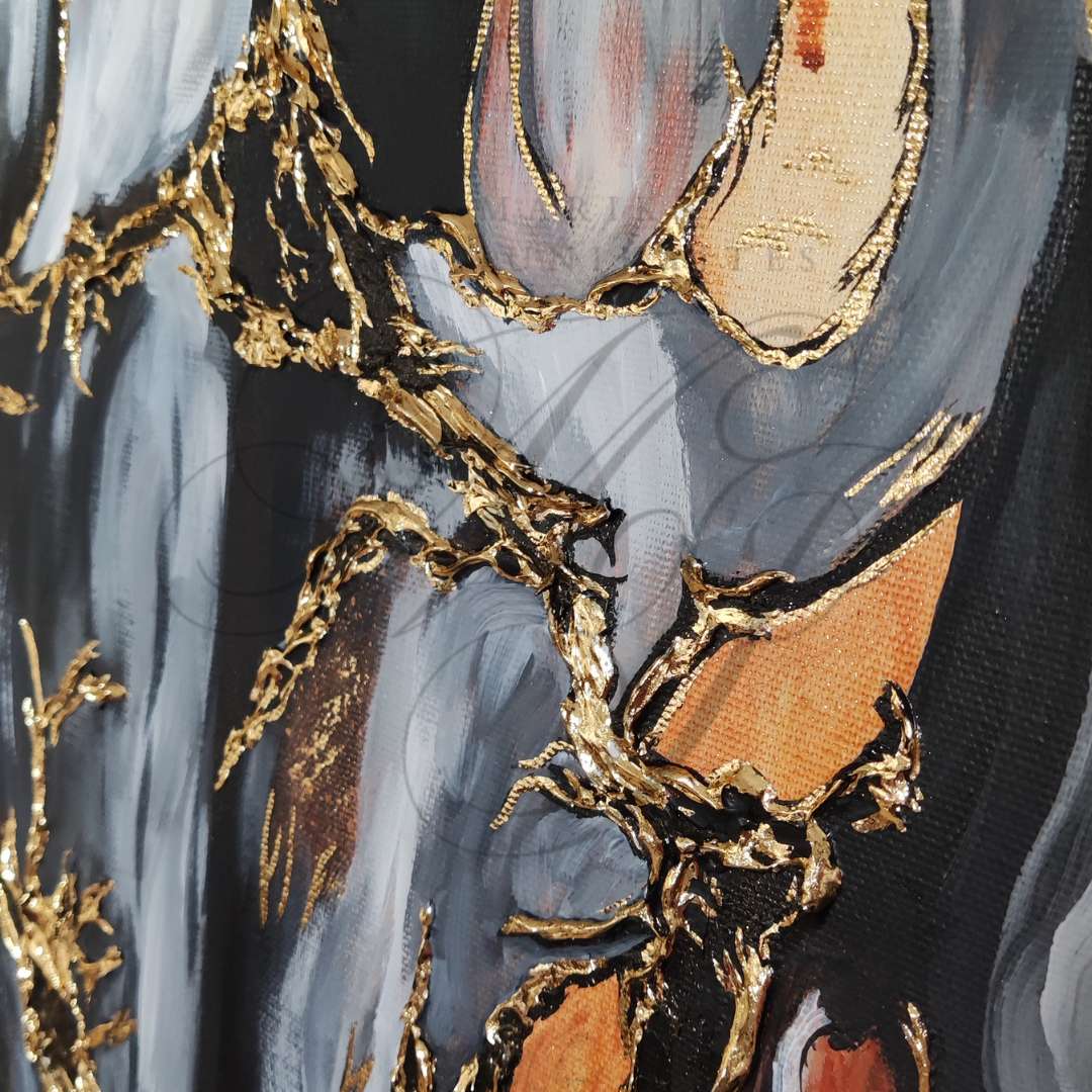 Großformatiges modernes Wandbild in Gold und Erdtönen, abstrakte Frauen Figur mit Struktur-Effekten, Kintsugi-Kunst, Dekoration für Wohnzimmer. Nahaufnahme, Originalgemälde Fortress Of Light von Marika Junikajtes.