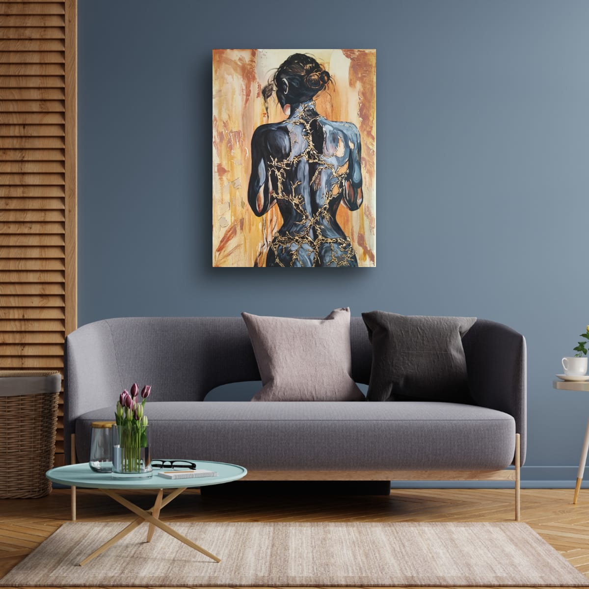 Großformatiges modernes Wandbild in Gold und Erdtönen, abstrakte Frauen Figur mit Struktur-Effekten, Kintsugi-Kunst, Dekoration für Wohnzimmer. Originalgemälde Fortress Of Light von Marika Junikajtes.
