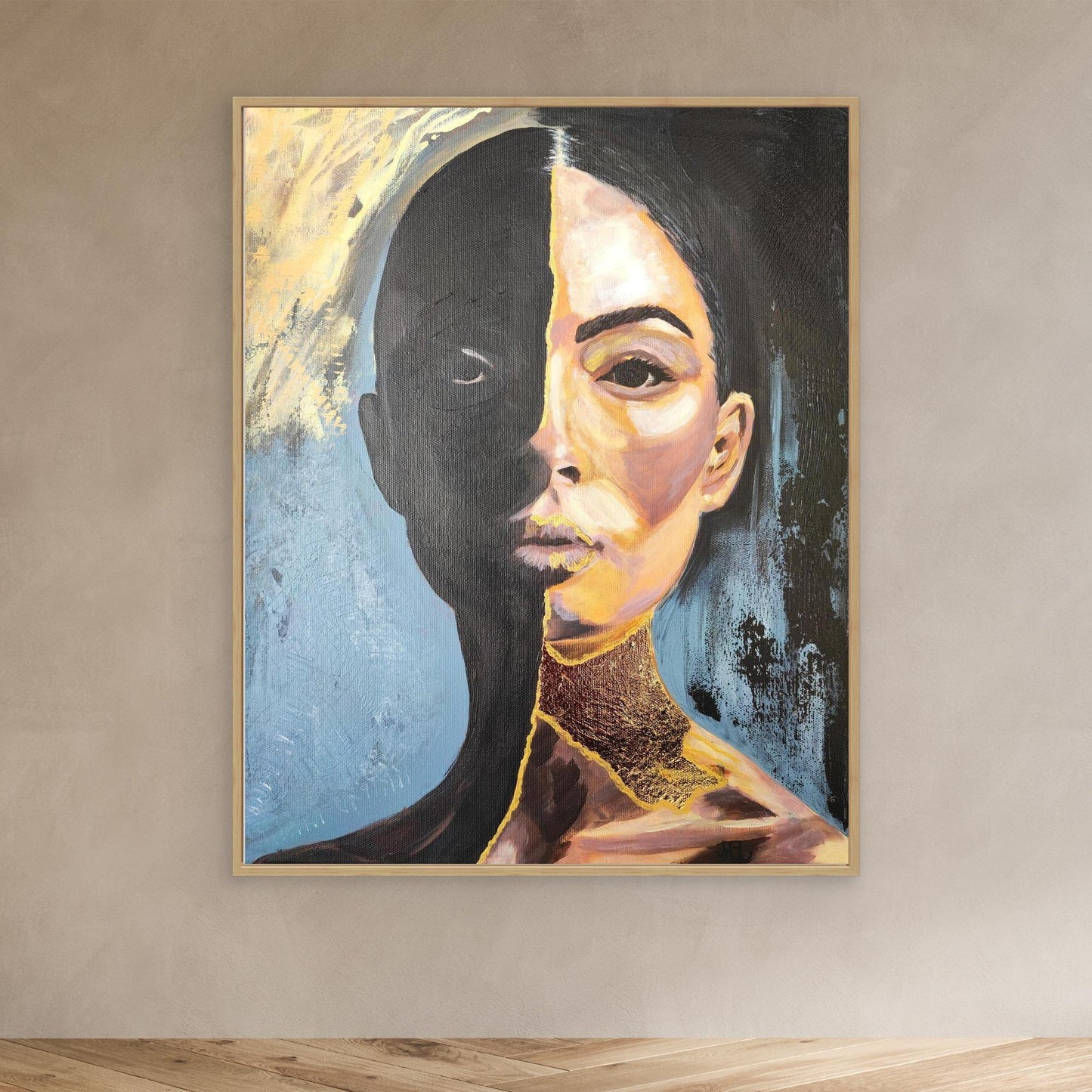 Abstraktes Mixed Media Kintsugi Portrait als Originalgemälde, zeitgenössische Kunst in Gold und Schwarz für Wohnzimmer Dekoration von Marika Junikajtes, Deutschland
