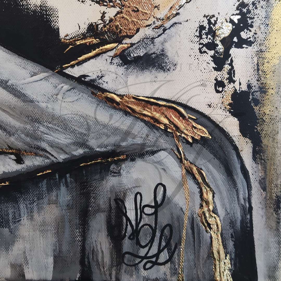 Großformatiges modernes Wandbild in Gold und Erdtönen, abstrakte Frauen Figur mit Struktur-Effekten, Kintsugi-Kunst, Dekoration für Wohnzimmer. Nahaufnahme, Originalgemälde The Chokehold Of Conformity von Marika Junikajtes.